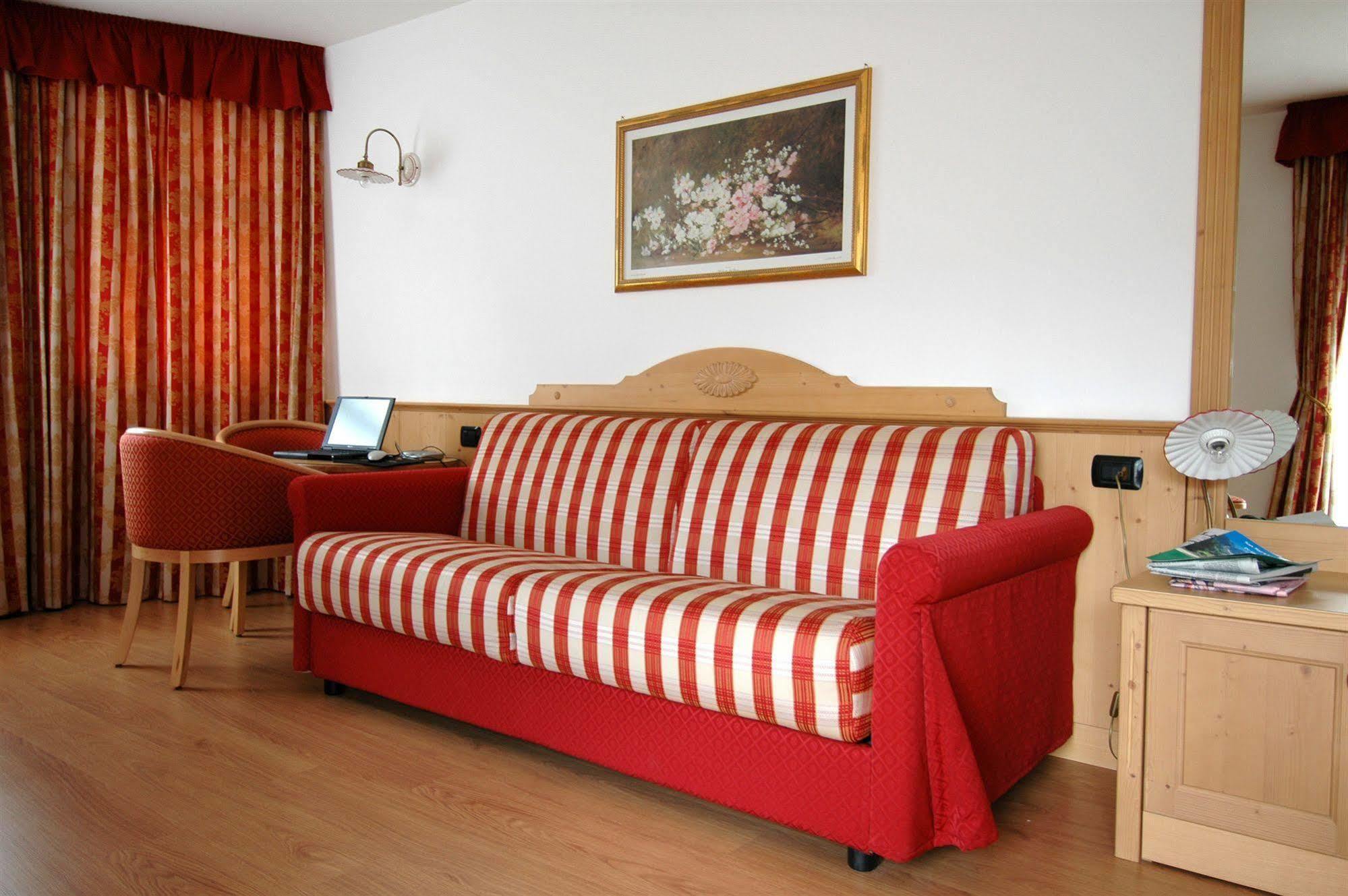 Residence Pez Gajard Сан Мартино ди Кастроза Екстериор снимка