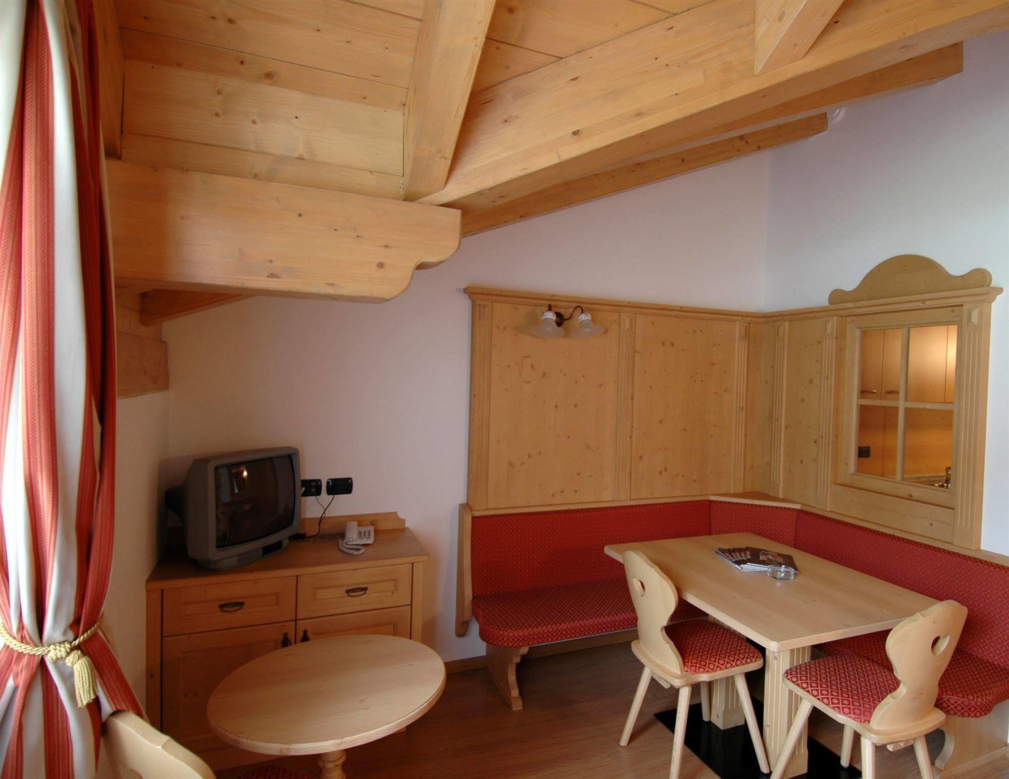 Residence Pez Gajard Сан Мартино ди Кастроза Екстериор снимка