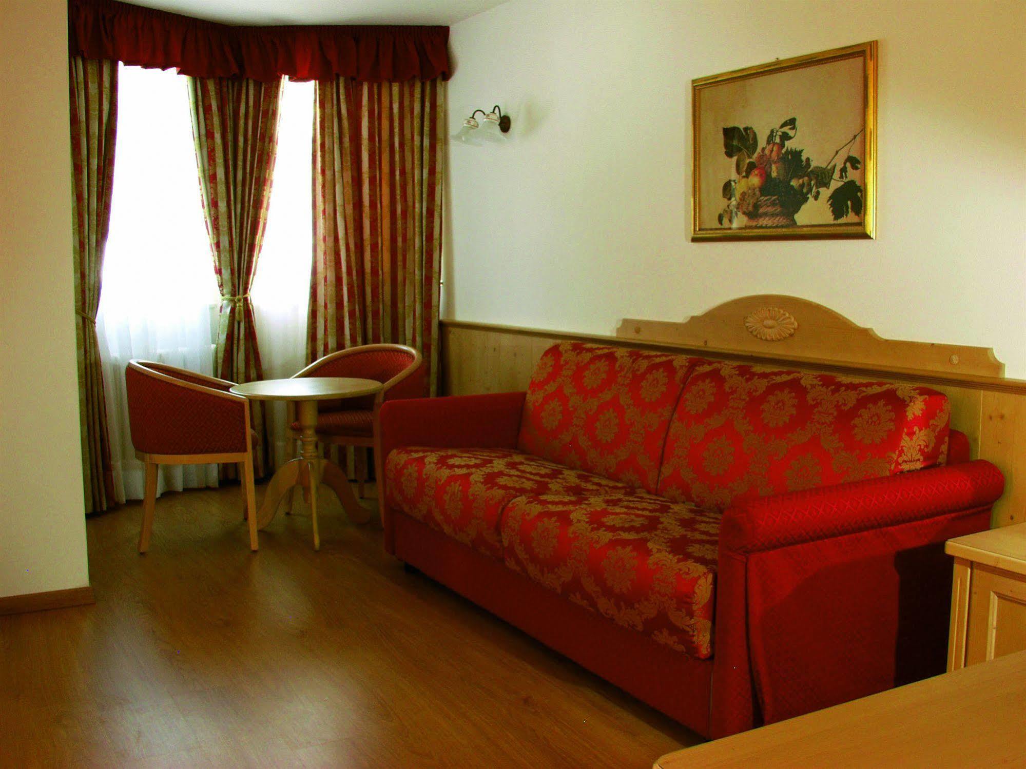 Residence Pez Gajard Сан Мартино ди Кастроза Екстериор снимка